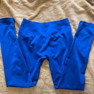 Amplify leggins by alphalete color victory blue